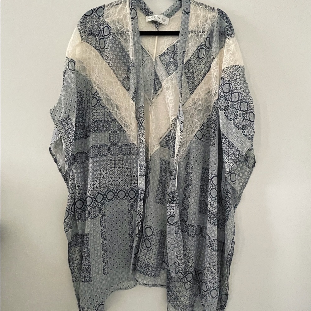 Abercrombie and Fitch lace long Kimono OS